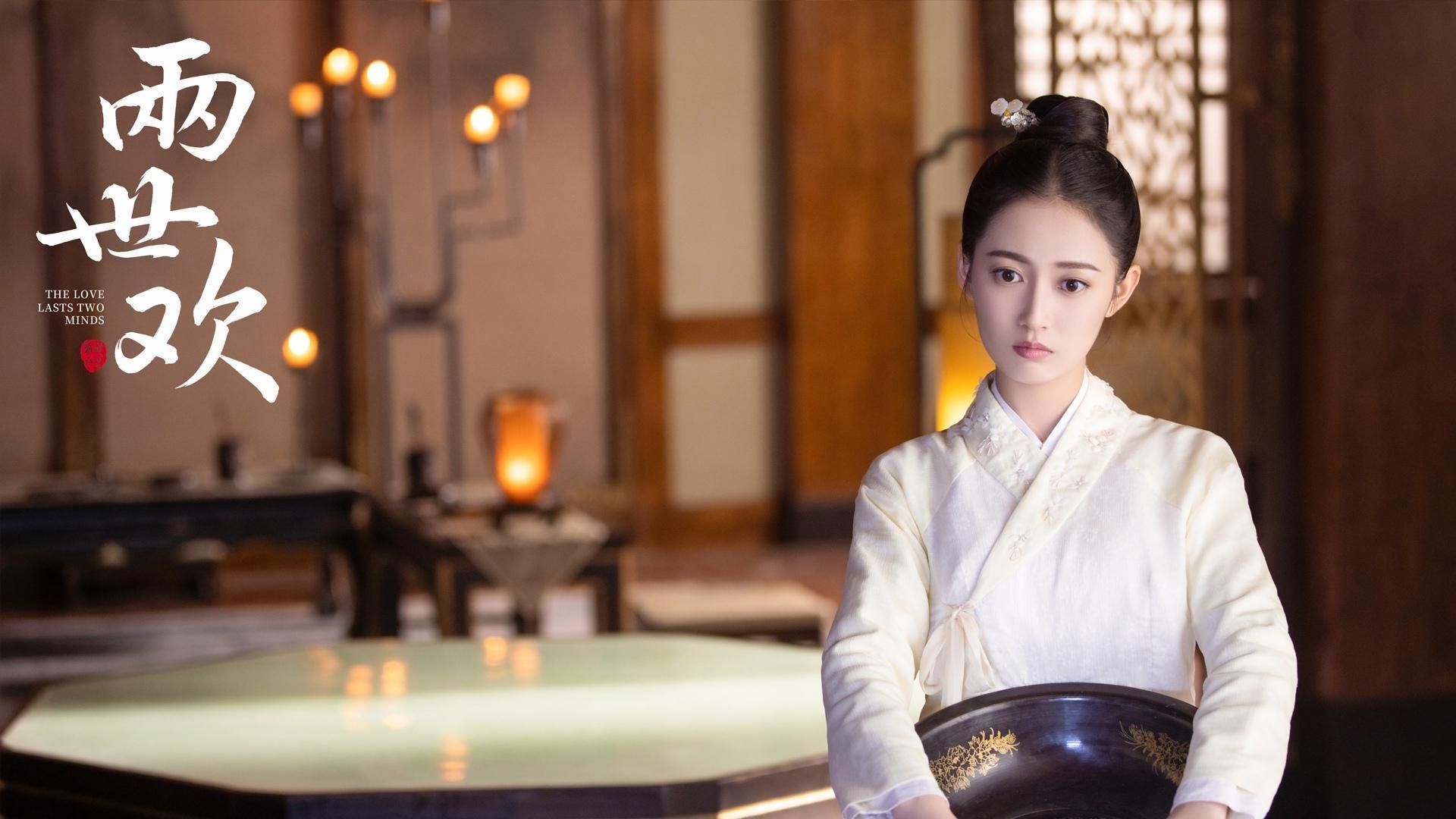 开云下载-_场边观众：球迷盛会尽显激情_，球迷观赛时看到精彩瞬间,会激动得